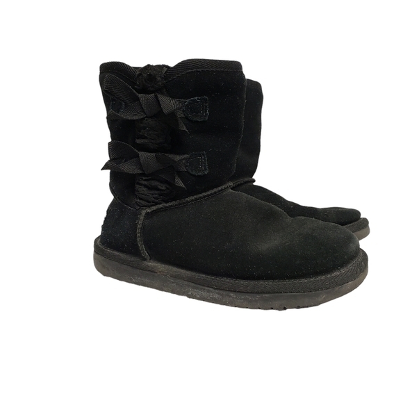 Koolaburra by Ugg Child Size 1 Victoria Short Boots Black Bows 1019372 Pre-owned - Picture 1 of 15